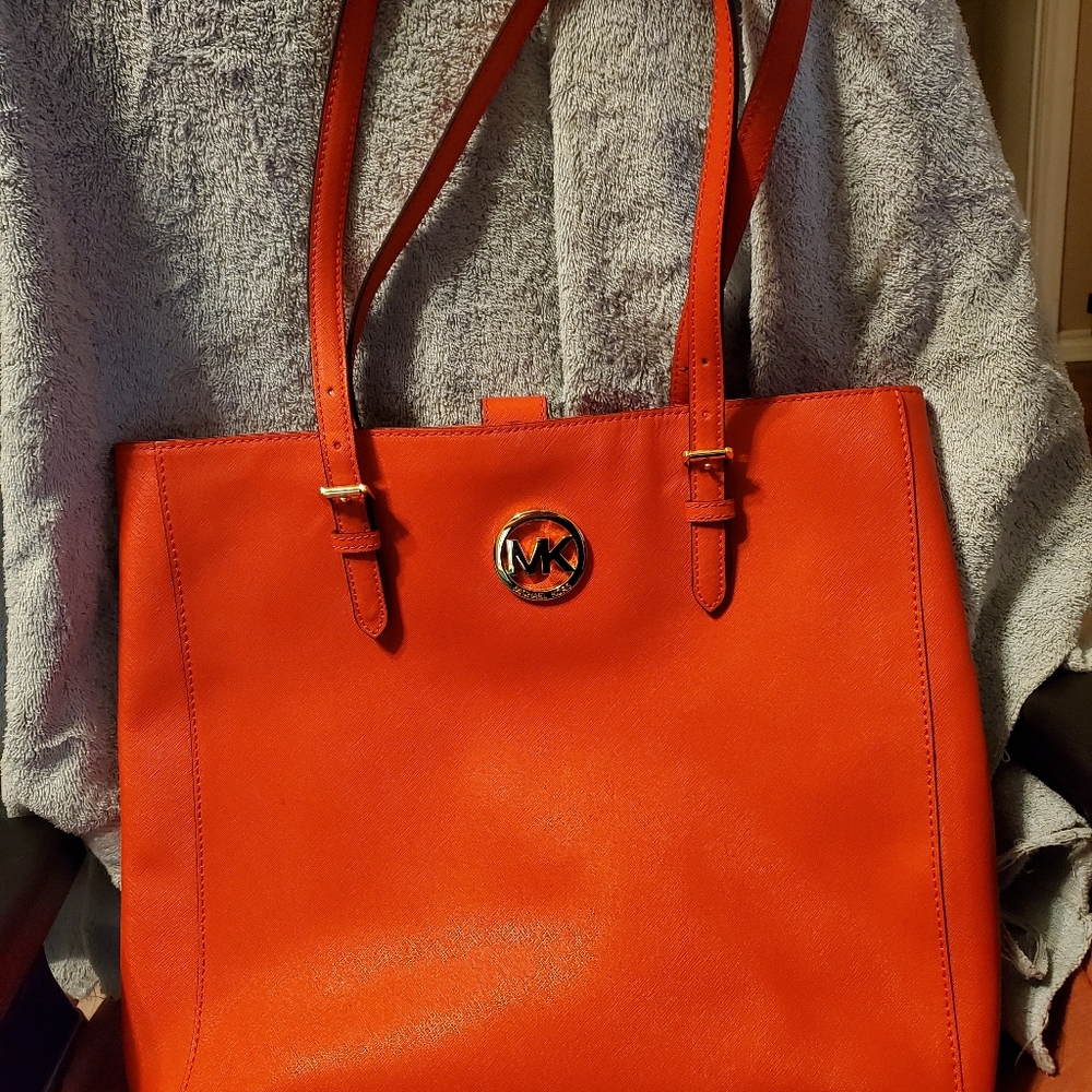 Michael Kors tote